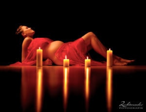 Schwangerschaftsfotos Babybauchshooting mit Kerzenlicht, Lichtwunder Fotografie Bonn