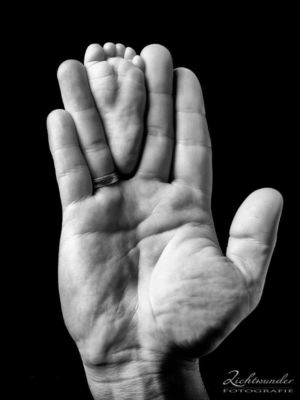 Fotograf bonn koeln siegburg Babyfuss und Hand