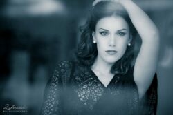 Portrait am Fenster Bonner Fotograf erstellt Beauty Fotos