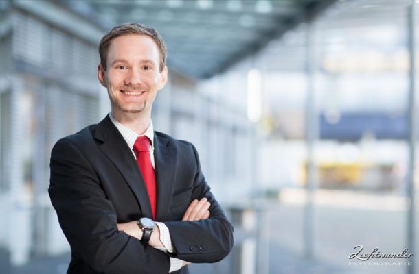 Fotograf Bonn, Business Portrait Bewerbungsfoto Draussen