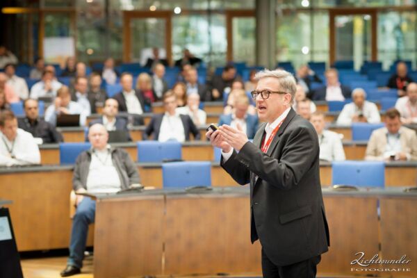 Fotograf für Tagungen Veranstaltungsfotografie, Foto einer Tagung im Plenarsaal des WCCB Bonne Veranstaltungen